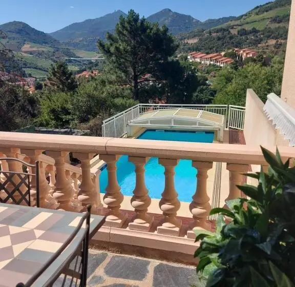 Majatalo Sur Les Hauteurs De Collioure