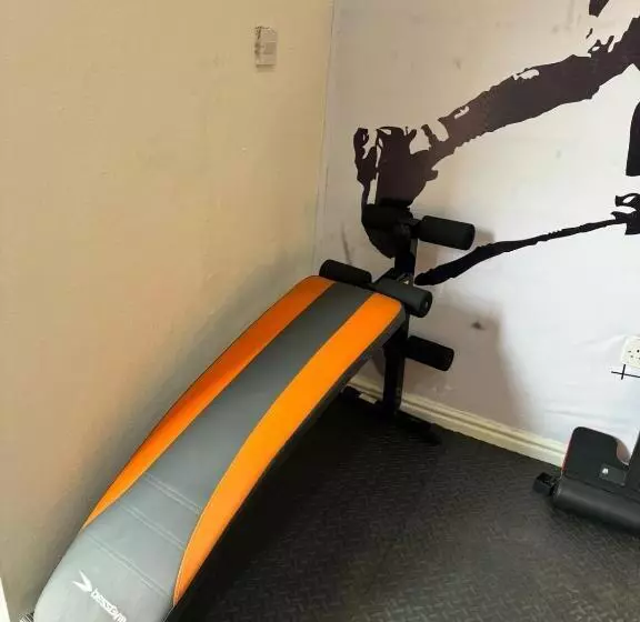 هتل Dominance Events And Suites