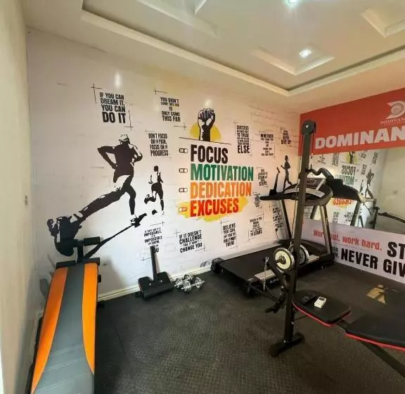 هتل Dominance Events And Suites