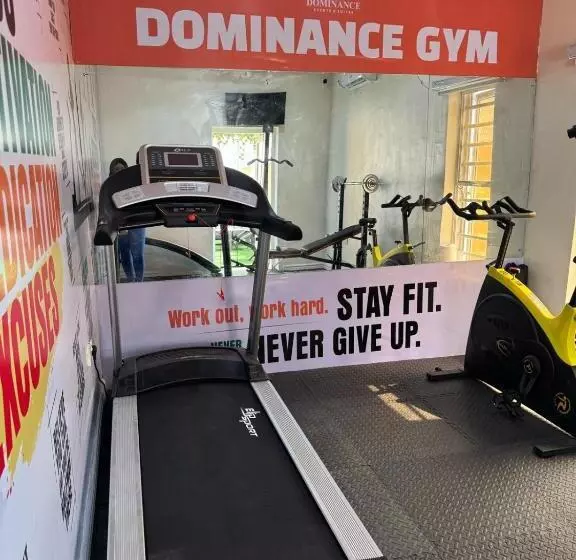 هتل Dominance Events And Suites