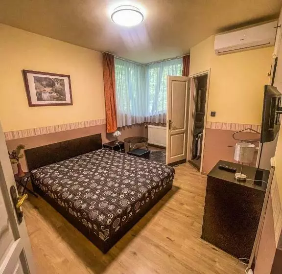 هتل Mátyás Vendégház Siófok