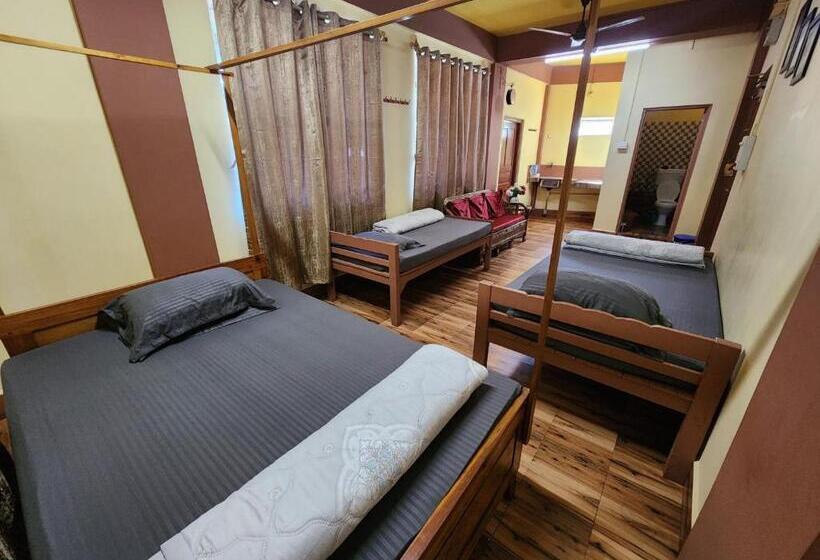 Hotel Reba Food And Lodging Dawki