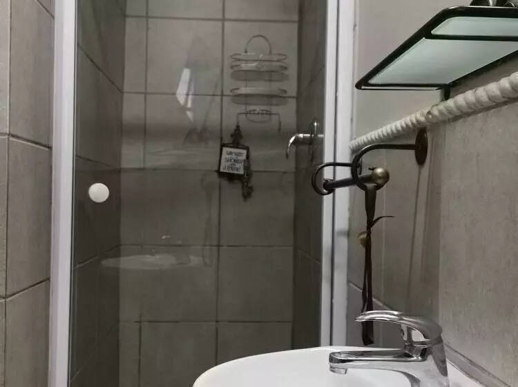 Majatalo Kaste Guest House Edenvale