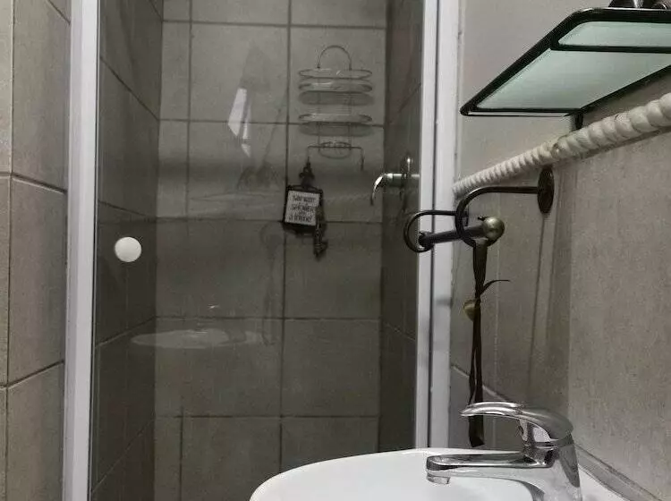 Majatalo Kaste Guest House Edenvale