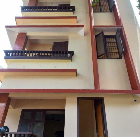 הוסטל Beyond Home