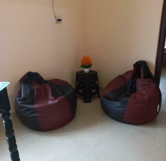 הוסטל Beyond Home