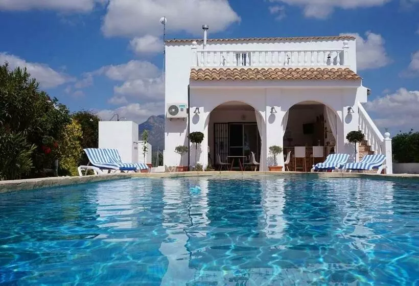 تختخواب و صبحانه Bb Casa Alegria