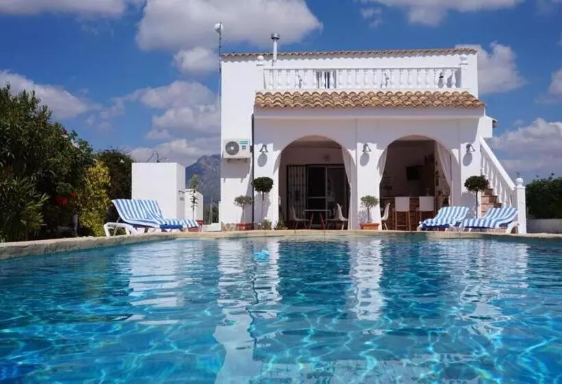 تختخواب و صبحانه Bb Casa Alegria