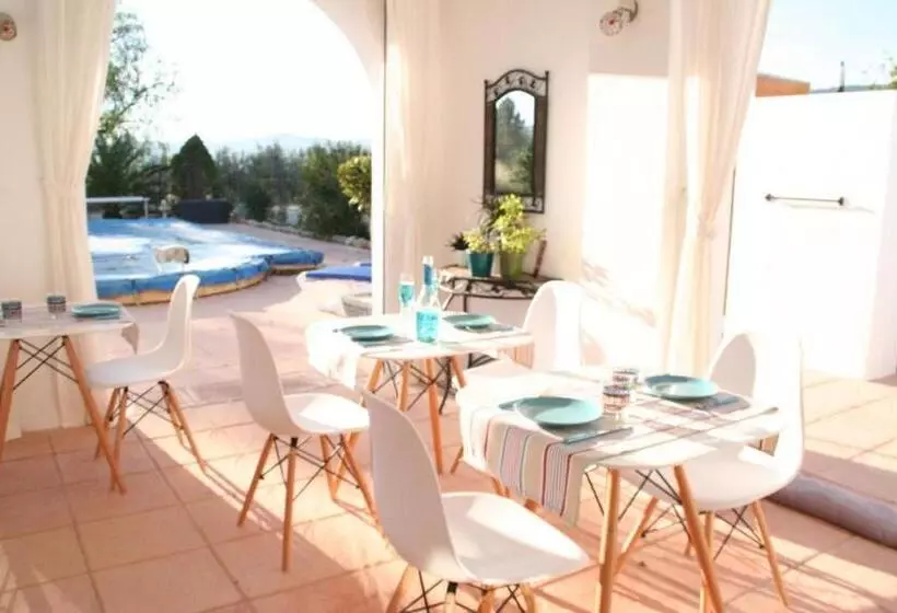 تختخواب و صبحانه Bb Casa Alegria