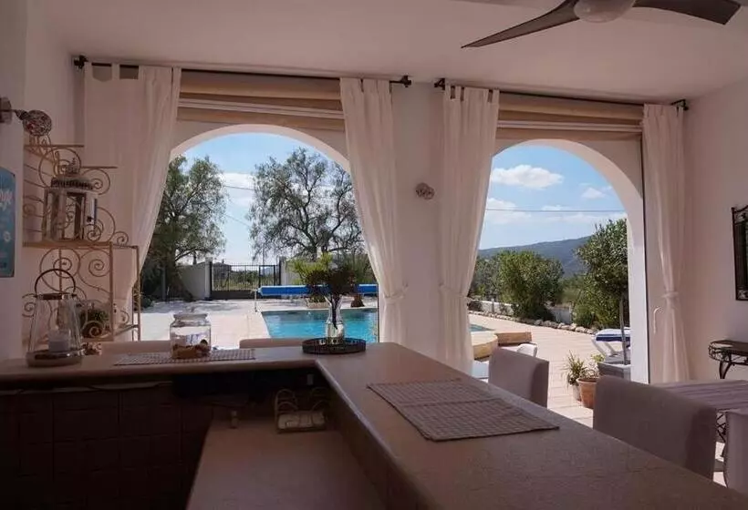 تختخواب و صبحانه Bb Casa Alegria