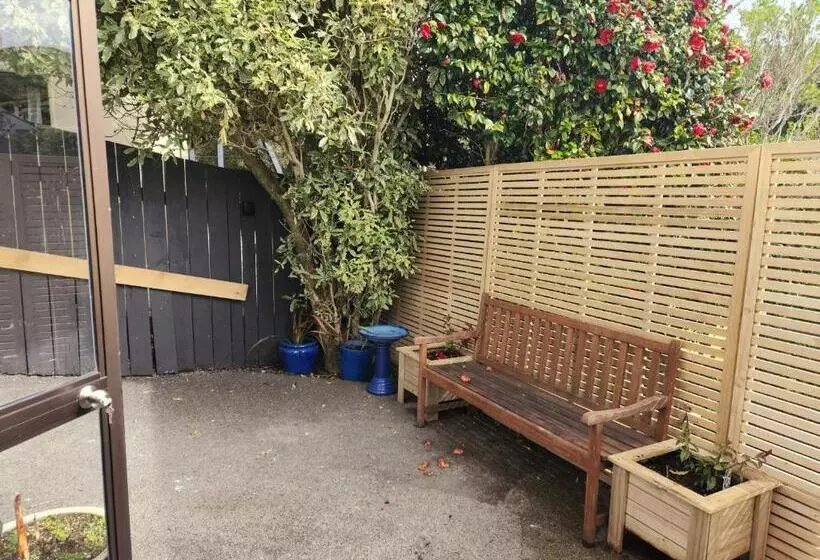 Aamiaismajoitus (B&B) Studio 9 On Lakewood