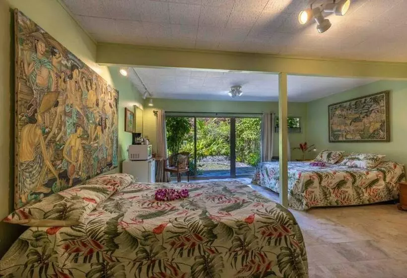 Hotelli Plumeria Room On A Lush Farm On Maui S North Shore