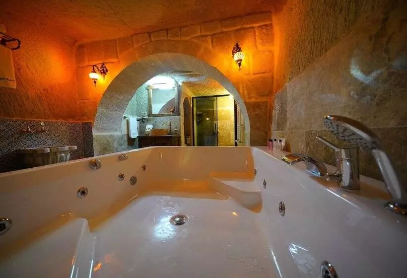 Majatalo Cappanar Cave