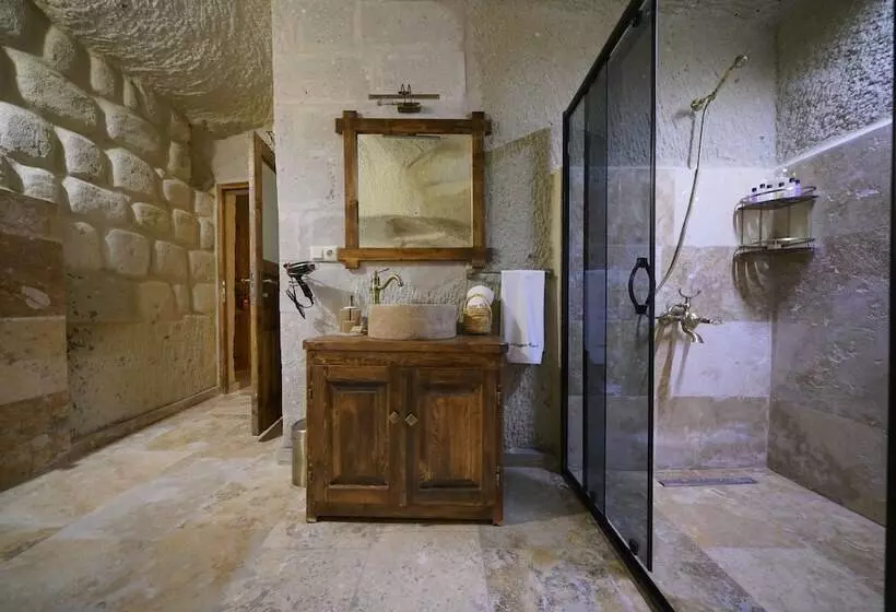 Majatalo Cappanar Cave