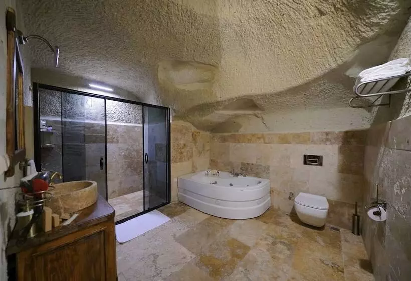 Majatalo Cappanar Cave