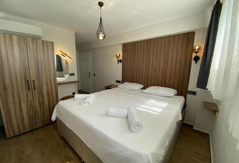 Tinos Otel & Bağ Evi 12 Yaş üstü