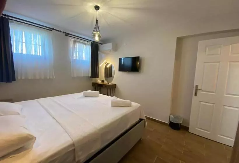 Tinos Otel & Bağ Evi 12 Yaş üstü