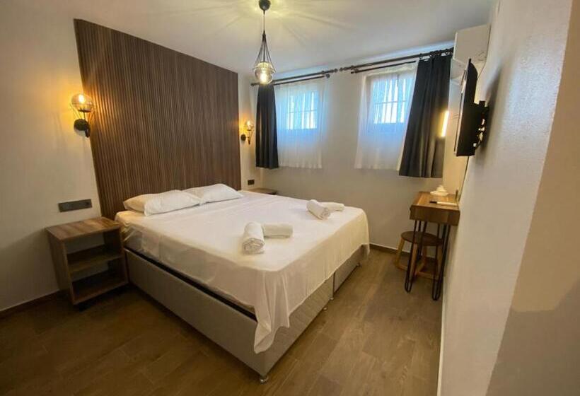 Tinos Otel & Bağ Evi 12 Yaş üstü