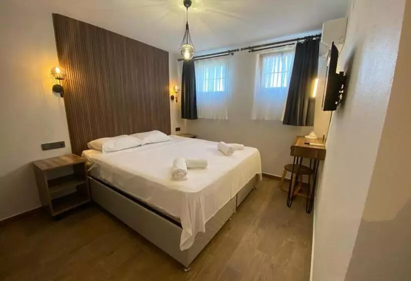 Tinos Otel & Bağ Evi 12 Yaş üstü