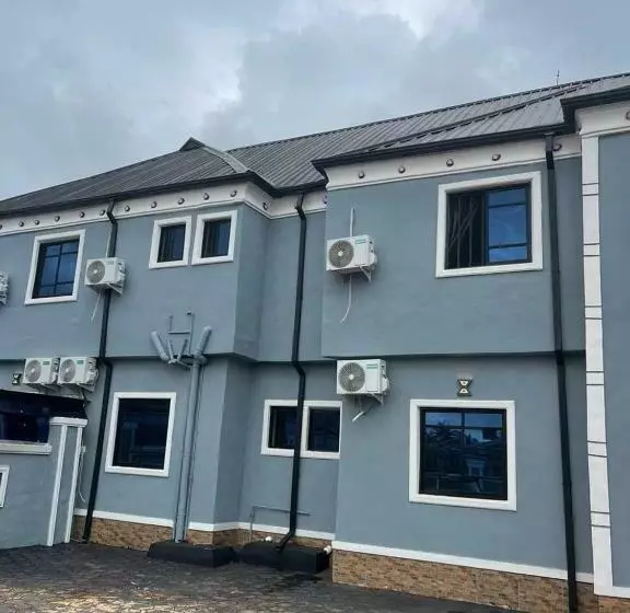 Eminent Inn Hotel And Suites Luxury
