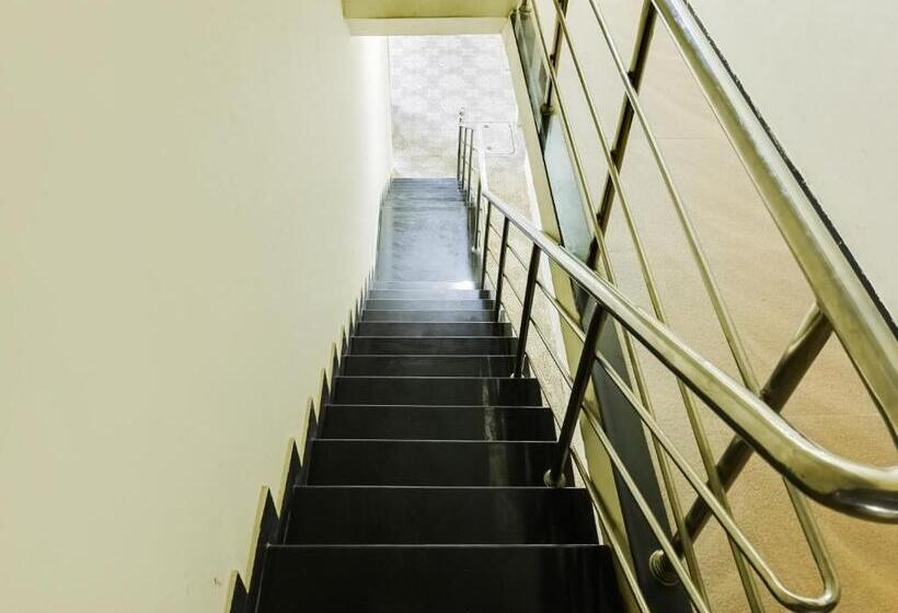 ホテル O A K Residency