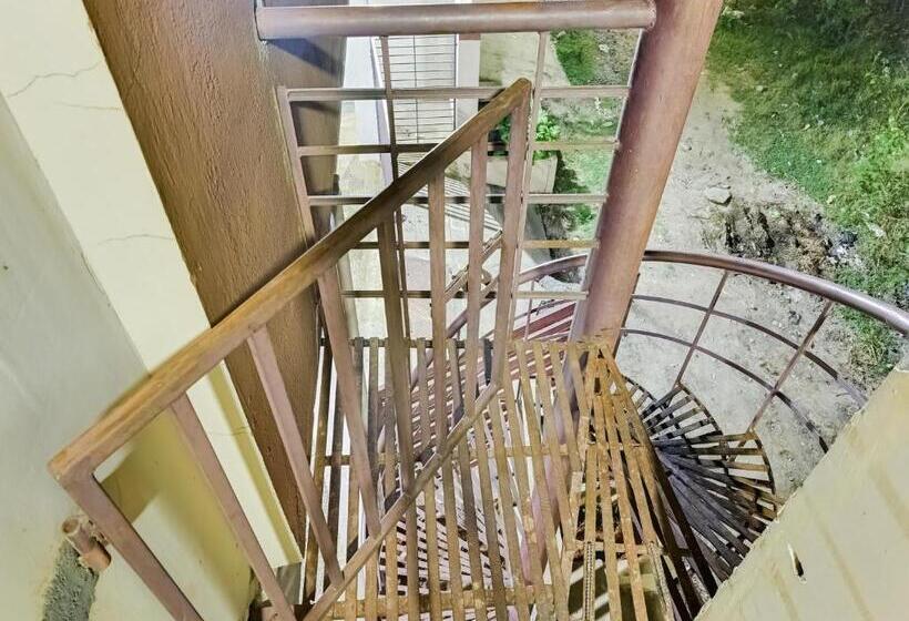 ホテル O A K Residency