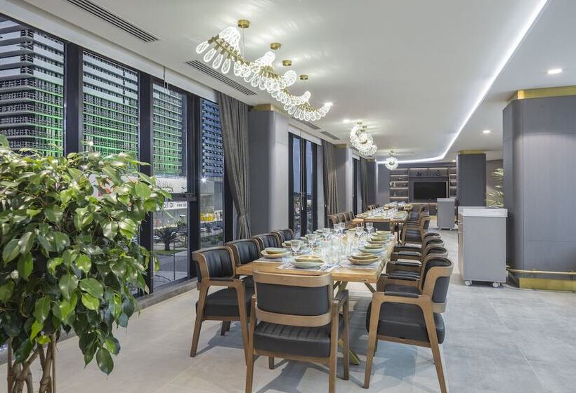 هتل Ramada Plaza By Wyndham Batumi & Casino