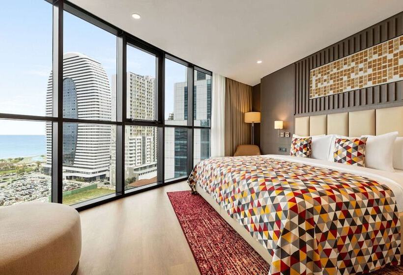 هتل Ramada Plaza By Wyndham Batumi & Casino