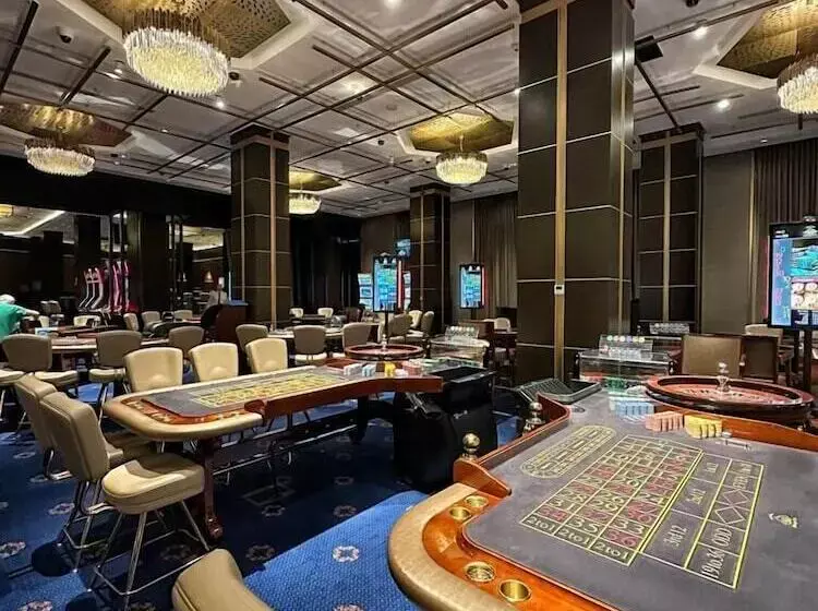 هتل Ramada Plaza By Wyndham Batumi & Casino