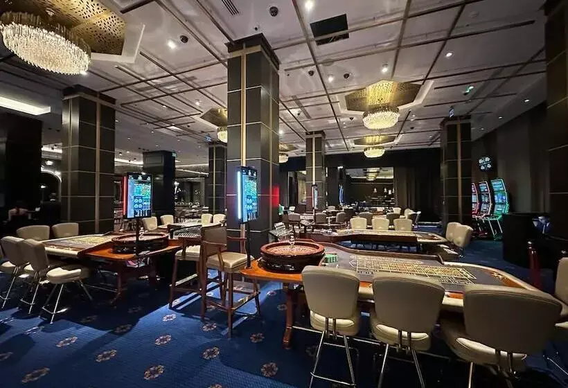 هتل Ramada Plaza By Wyndham Batumi & Casino