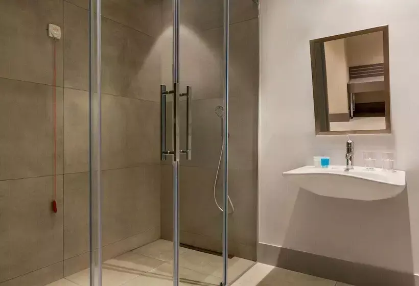 هتل Ramada Plaza By Wyndham Batumi & Casino