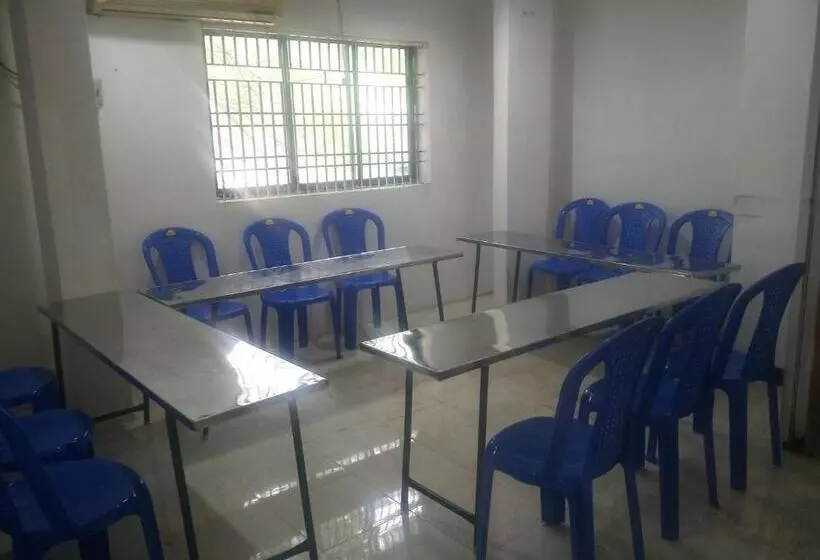 Majatalo Ilamathi Hostel