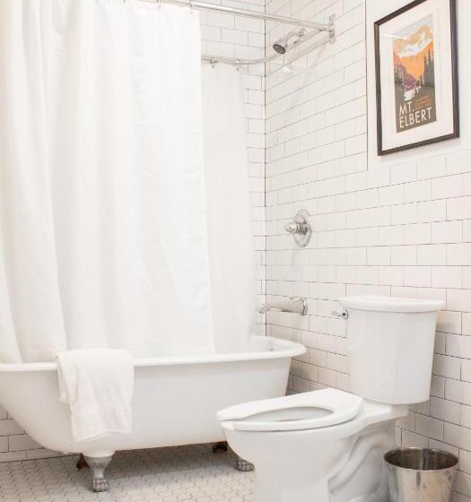 فندق 11th Avenue Hostel