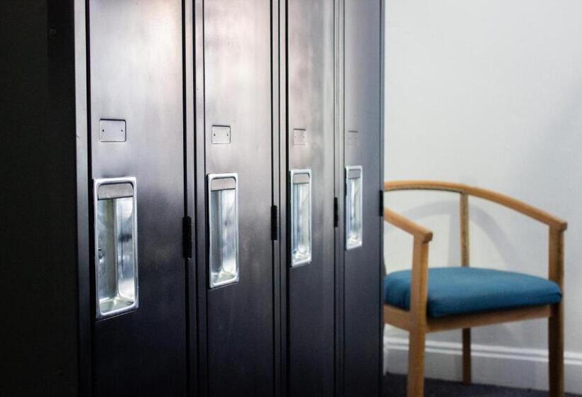 فندق 11th Avenue Hostel