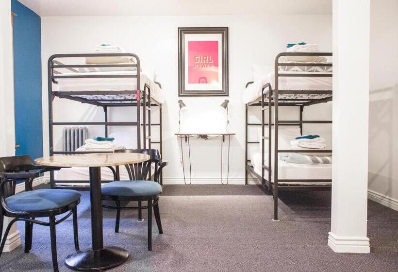 فندق 11th Avenue Hostel