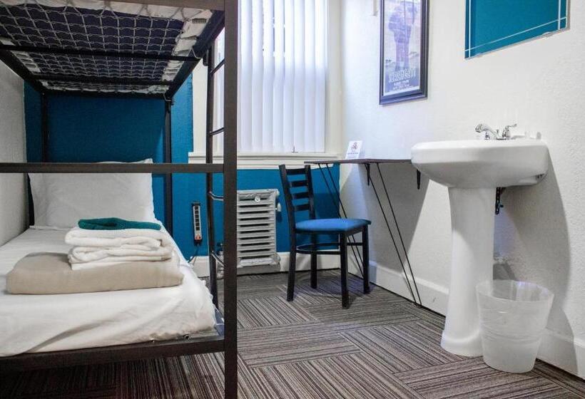 فندق 11th Avenue Hostel