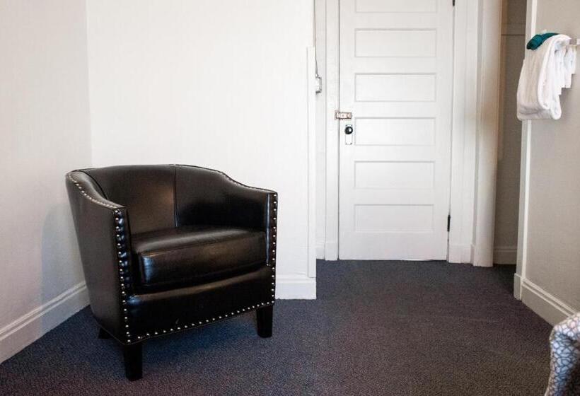 فندق 11th Avenue Hostel