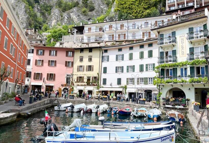 호텔 Castell   Montagnoli Group