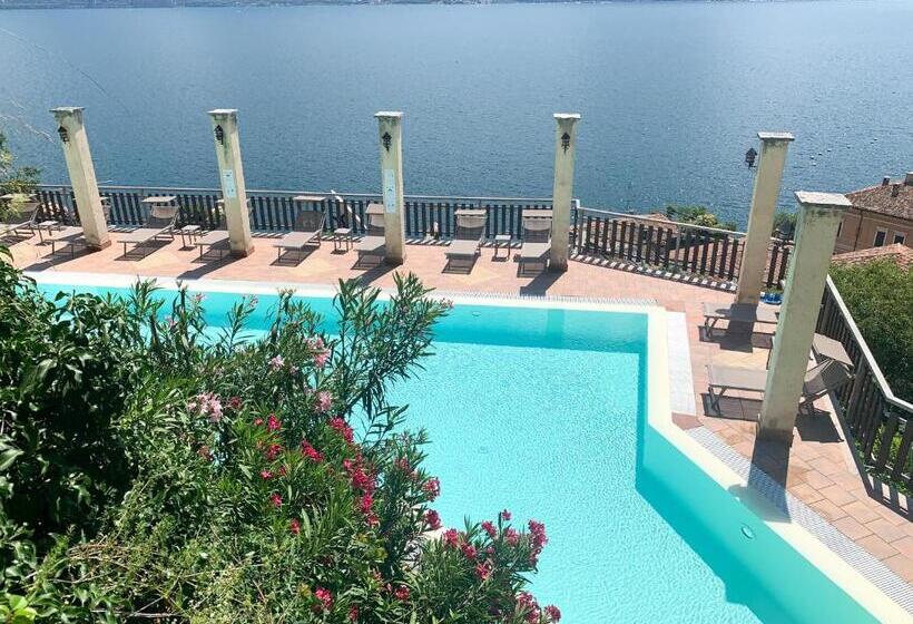 호텔 Castell   Montagnoli Group