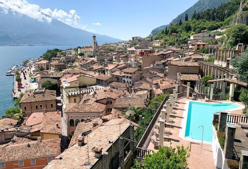 호텔 Castell   Montagnoli Group