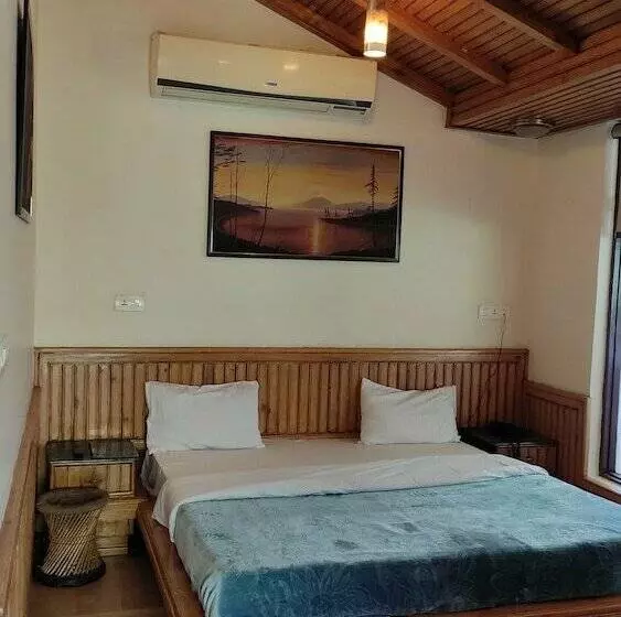 هتل Greenwoods Inn