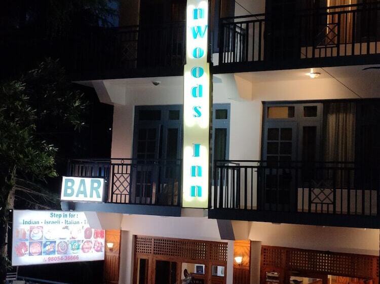 Hotel Greenwoods Inn
