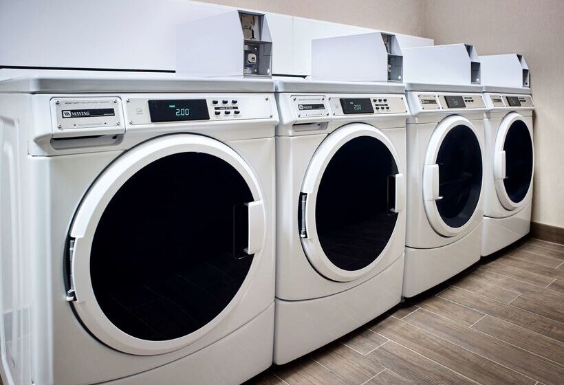 فندق Hampton Inn By Hilton Sarnia/point Edward