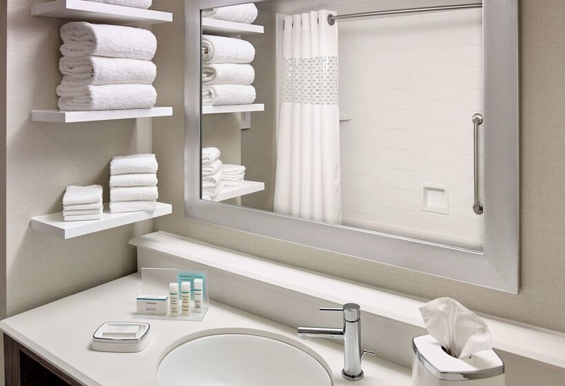 فندق Hampton Inn By Hilton Sarnia/point Edward