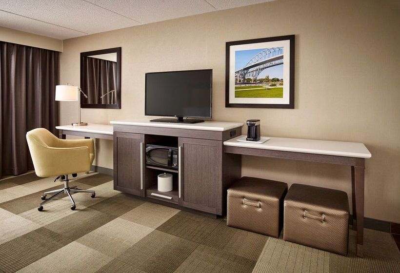 فندق Hampton Inn By Hilton Sarnia/point Edward