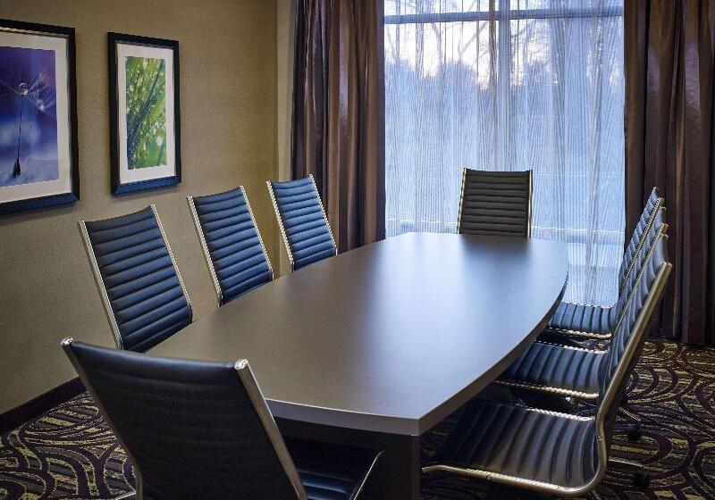 فندق Hampton Inn By Hilton Sarnia/point Edward