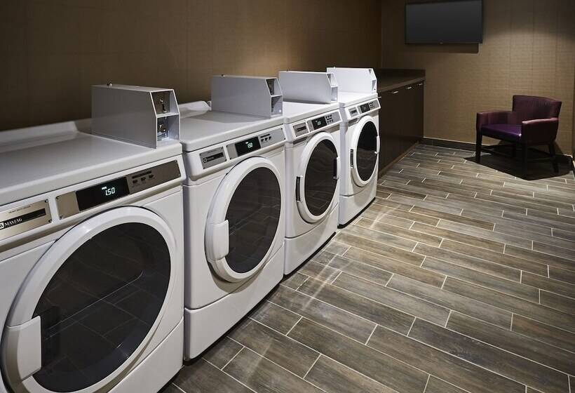 فندق Hampton Inn By Hilton Sarnia/point Edward