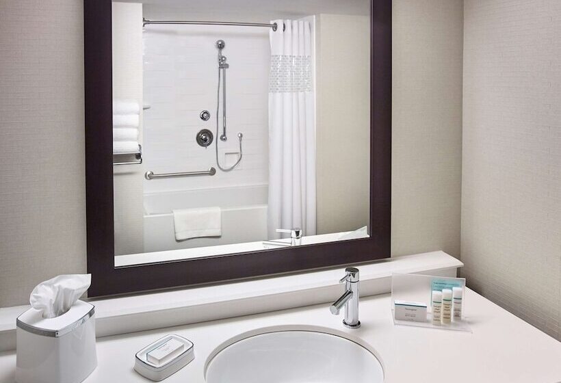 فندق Hampton Inn By Hilton Sarnia/point Edward