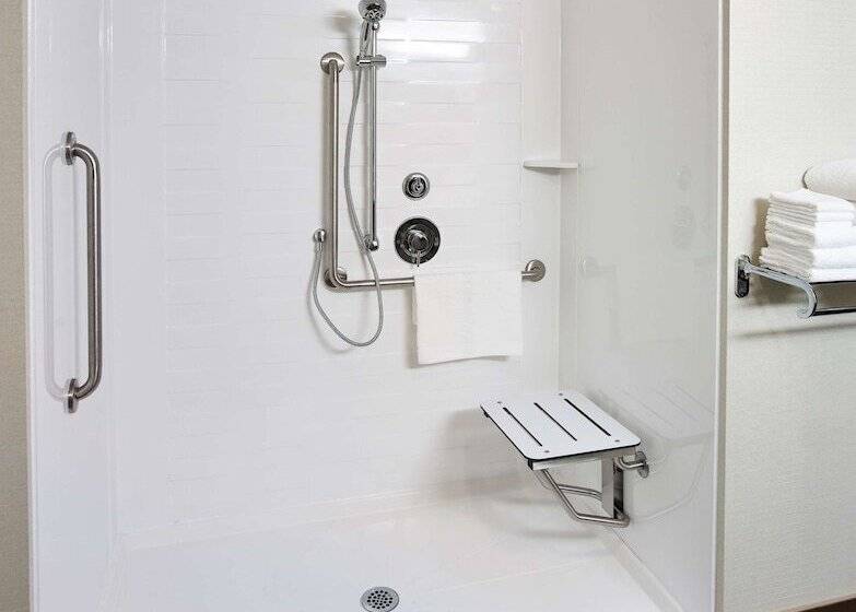 فندق Hampton Inn By Hilton Sarnia/point Edward