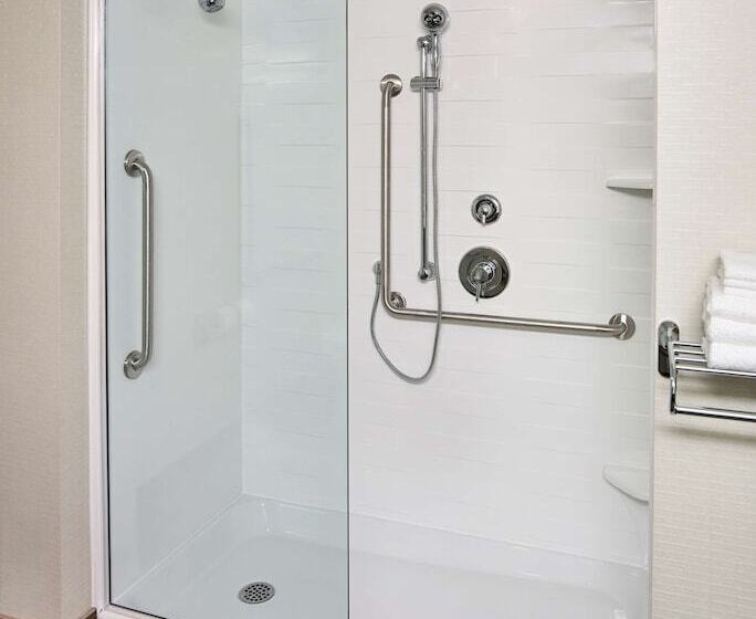 فندق Hampton Inn By Hilton Sarnia/point Edward